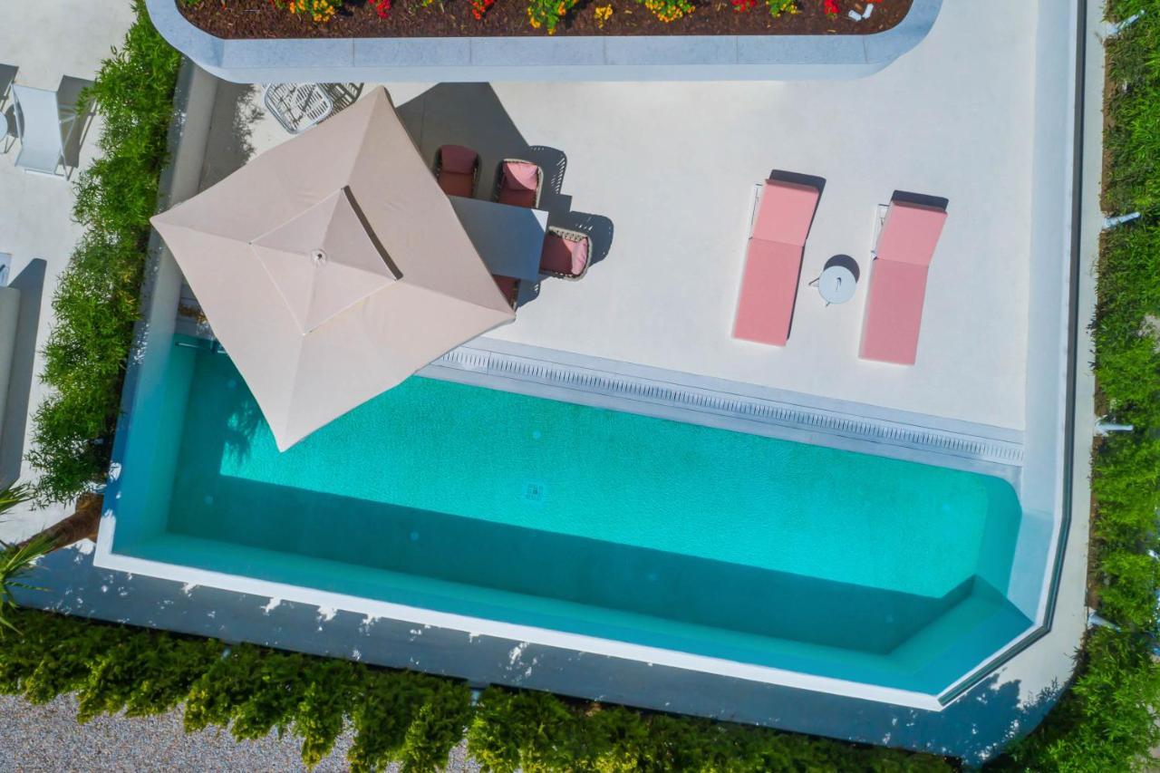Cocoοns Luxury Suites & Villas Fourka Exterior foto
