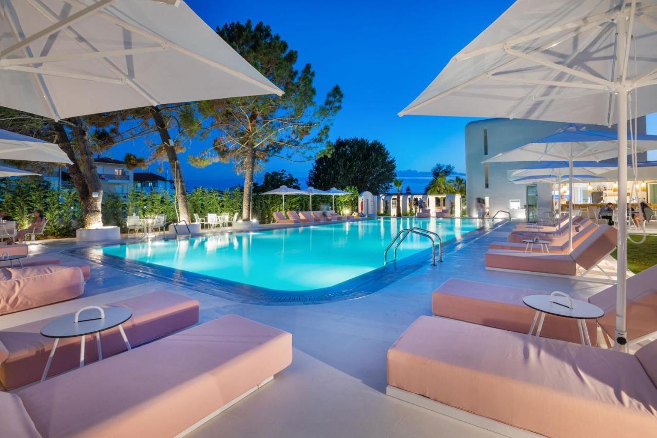 Cocoοns Luxury Suites & Villas Fourka Exterior foto
