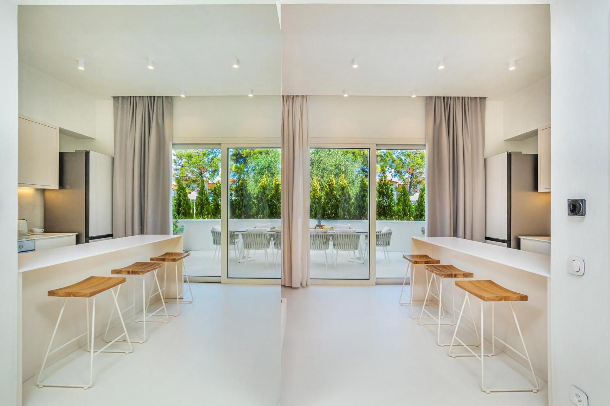 Cocoοns Luxury Suites & Villas Fourka Exterior foto