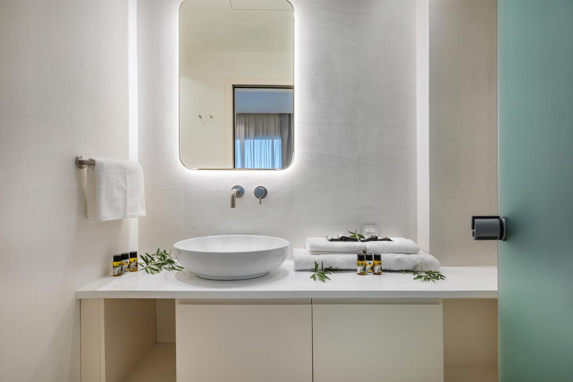 Cocoοns Luxury Suites & Villas Fourka Exterior foto