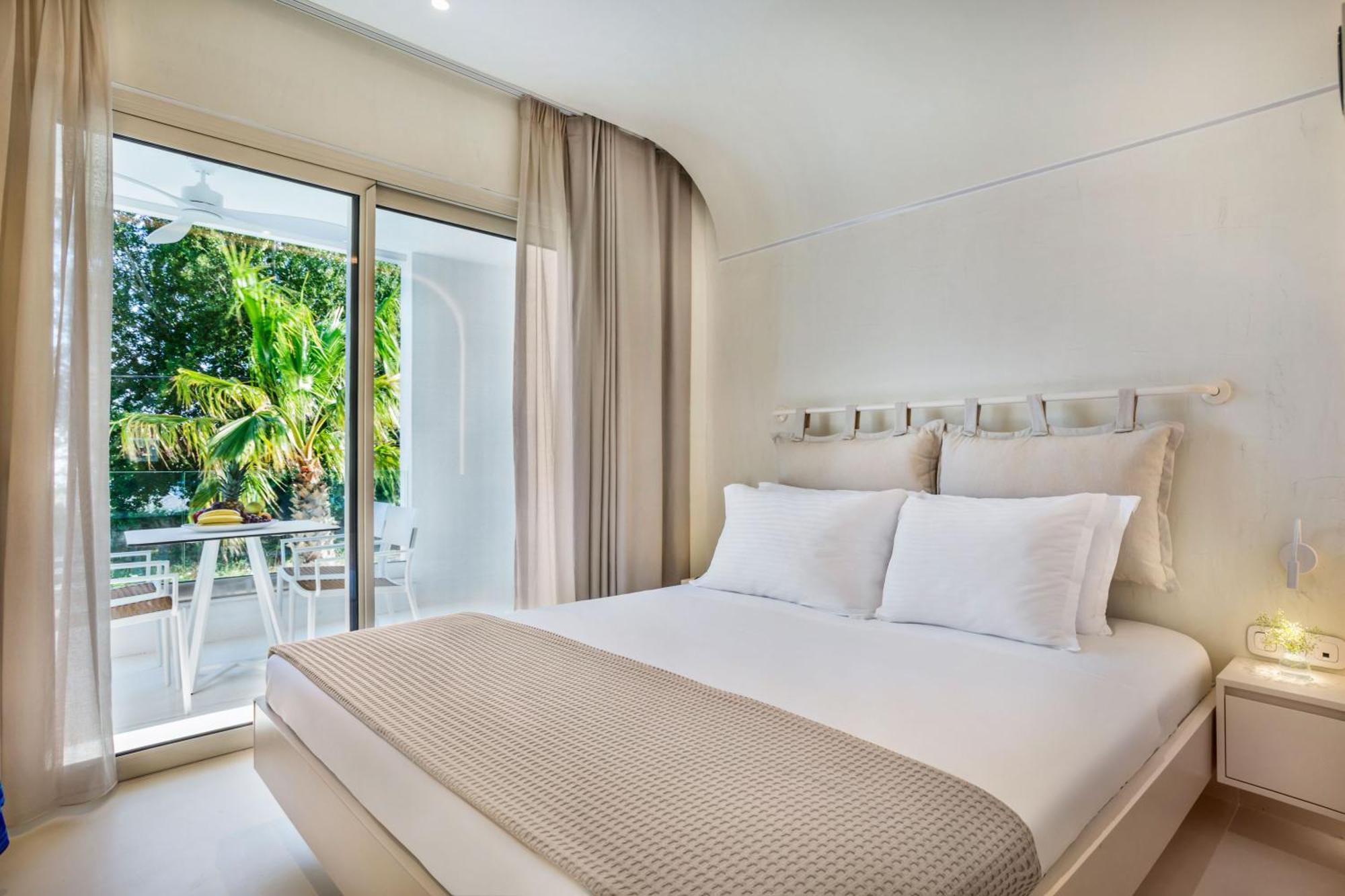 Cocoοns Luxury Suites & Villas Fourka Exterior foto
