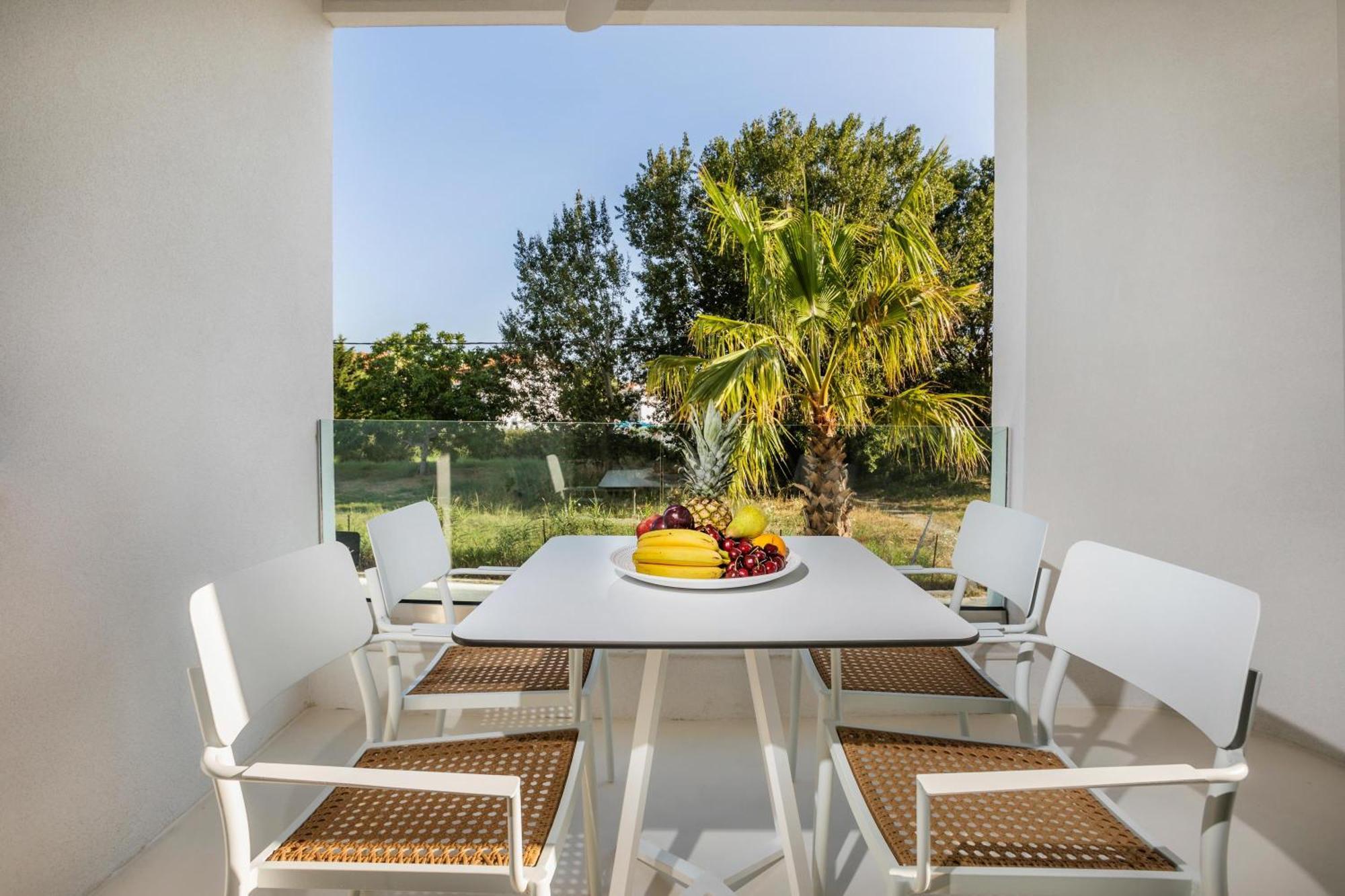 Cocoοns Luxury Suites & Villas Fourka Exterior foto