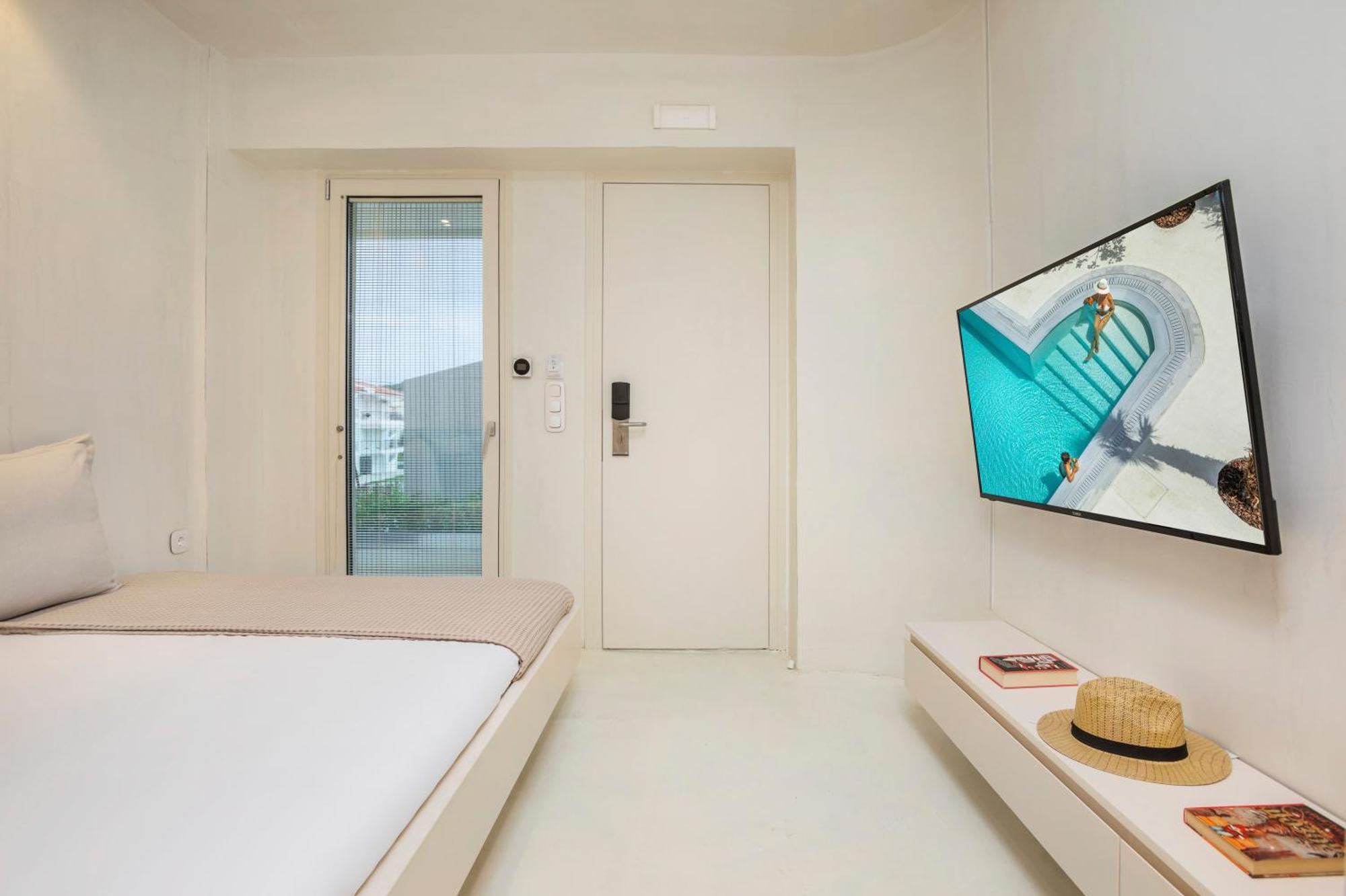 Cocoοns Luxury Suites & Villas Fourka Exterior foto