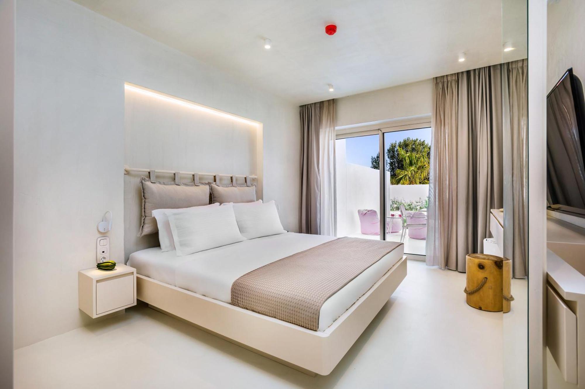 Cocoοns Luxury Suites & Villas Fourka Exterior foto